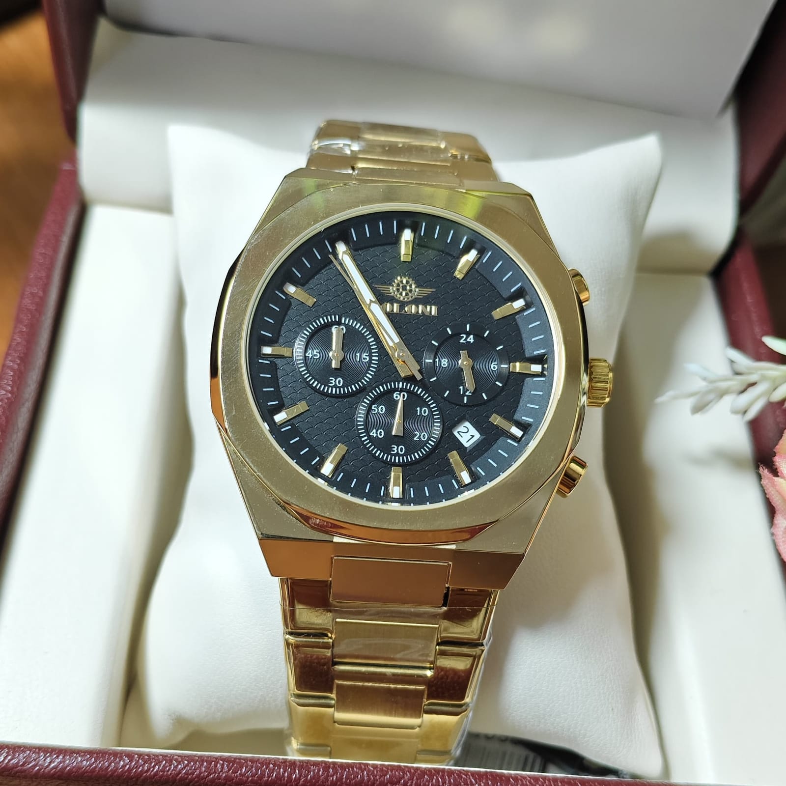 Soloni 3004M For Men - Gold Black With Premium Box