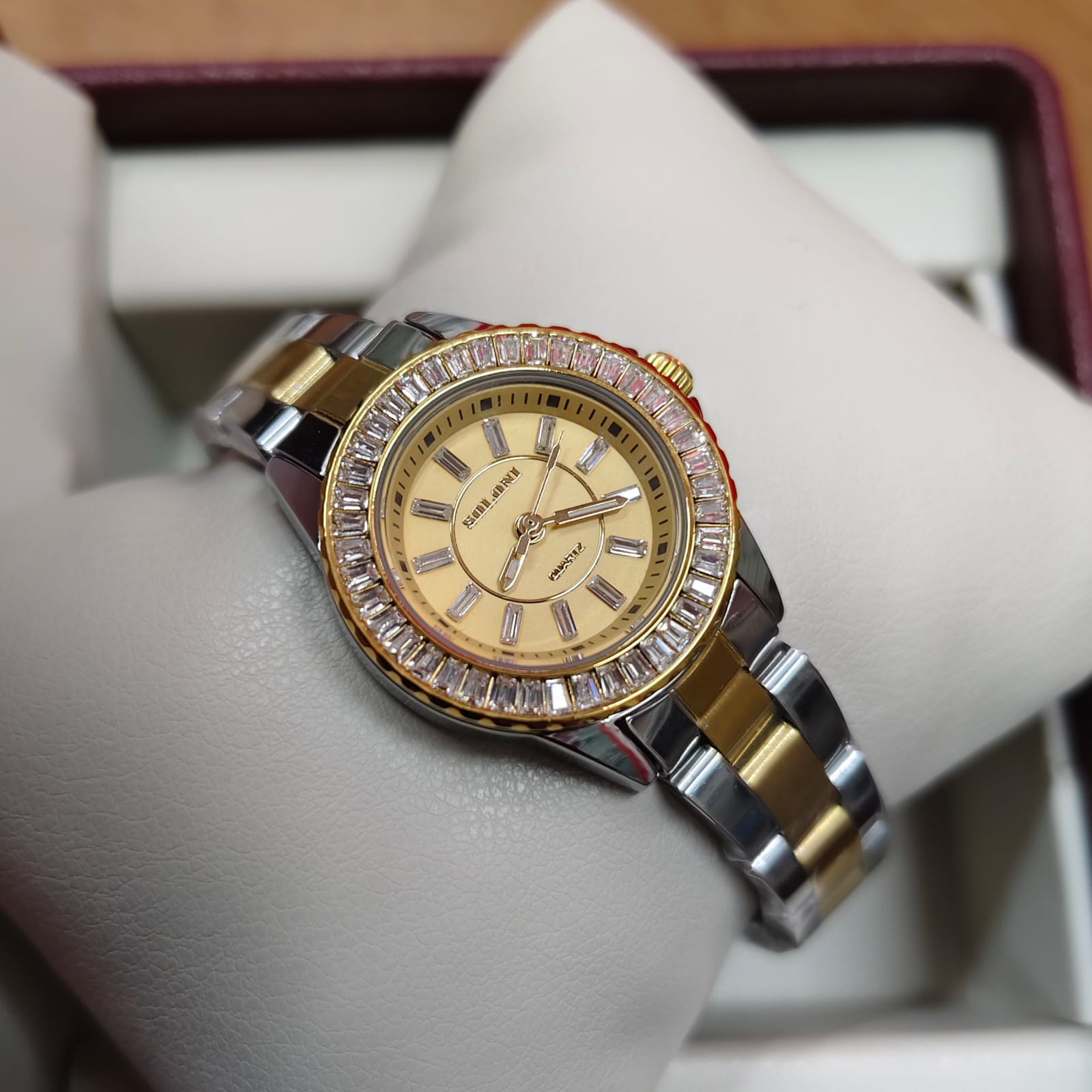 Soloni 1044 For Women - Silver Gold With Premium Box